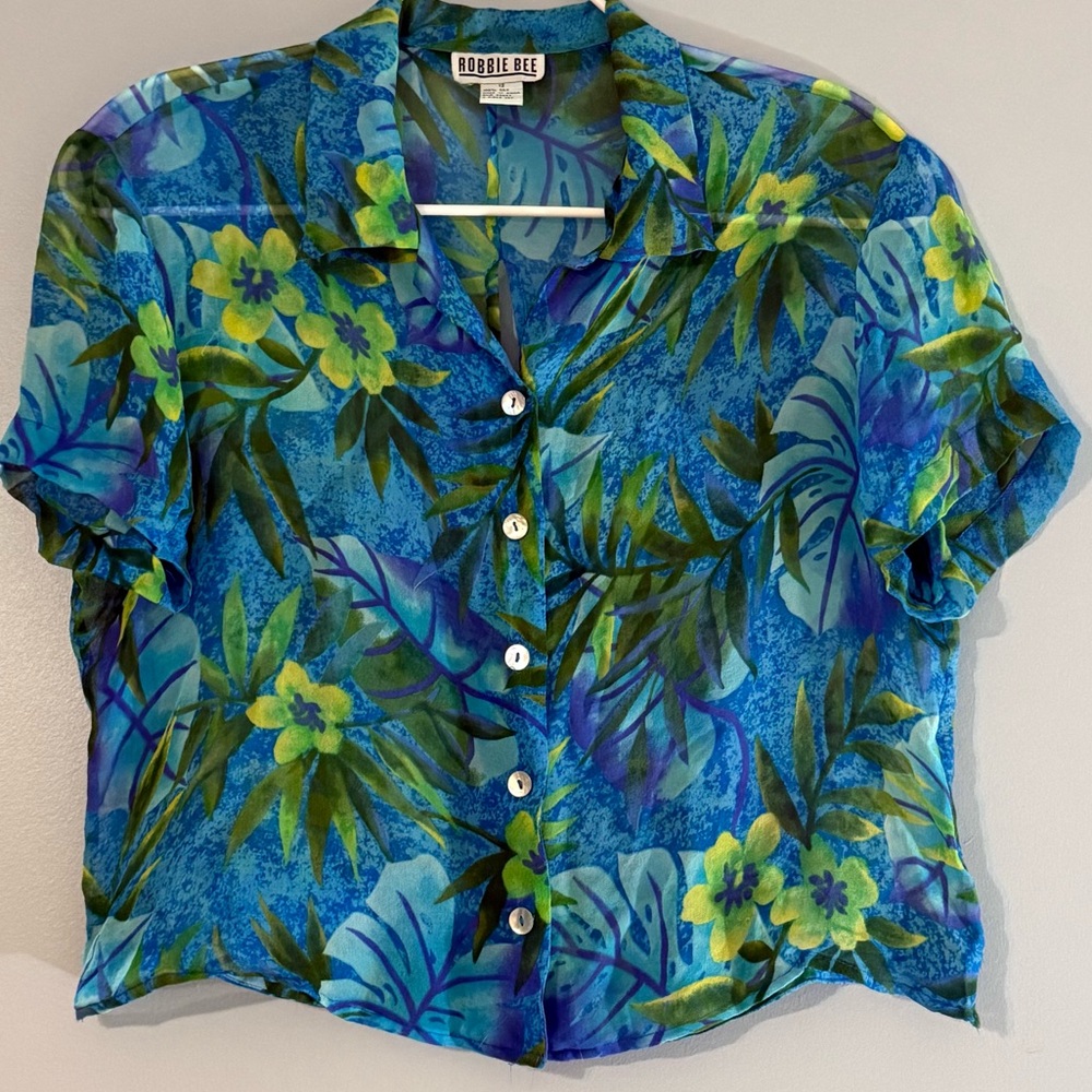 VINTAGE ROBBIE BEE SILK TOP WITH SLIT DOWN BACK